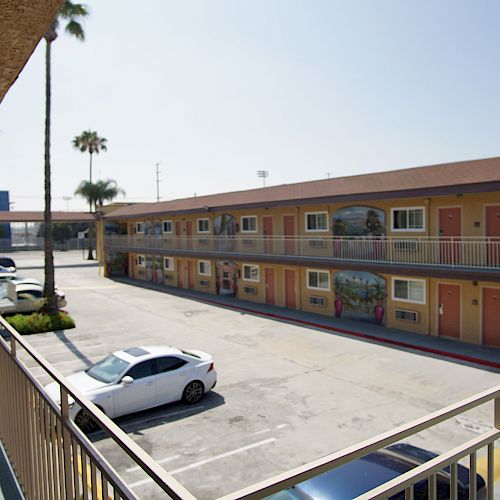 Los Angeles Inn & Suites